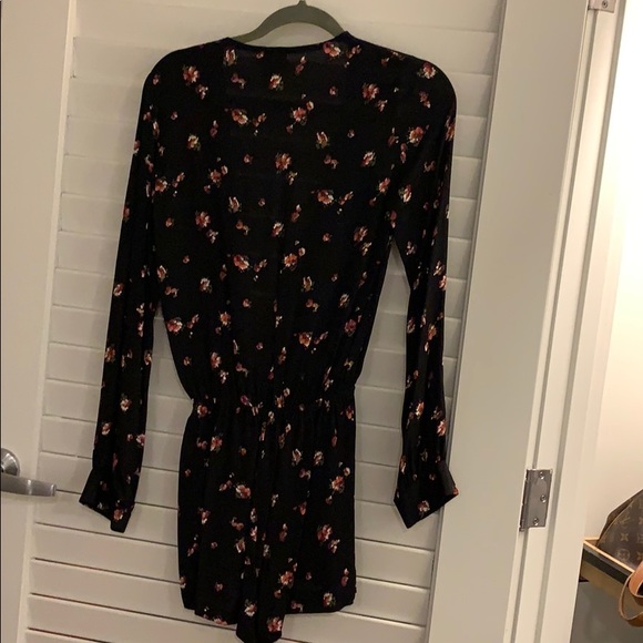 Black flower print romper - Picture 3 of 3